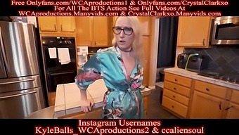 Stepmom'S Seductive Poses For Her Son In Trailer