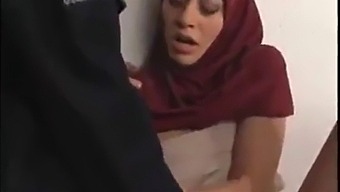 Arab Mom And Mature Performer Share A Steamy Encounter On Xvideos.Com