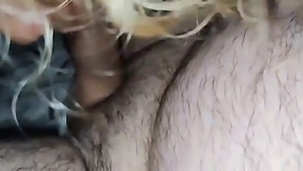 Kom Over Til Naboen Min Og Gi Henne En Deilig Blowjob