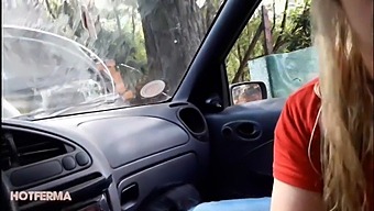 Big Ass Woman Gets Public Blowjob From Stranger